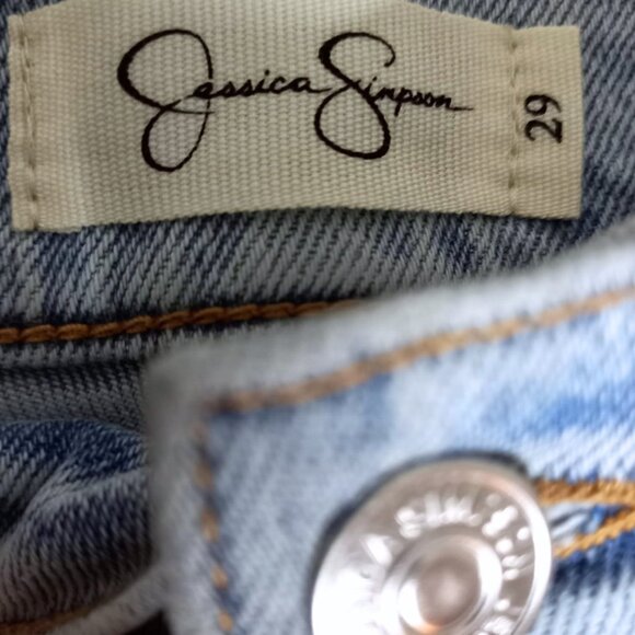 Jessica Simpson High-Rise Denim Shorts – Light Wash, Size 29 (NWT) - Picture 4 of 8